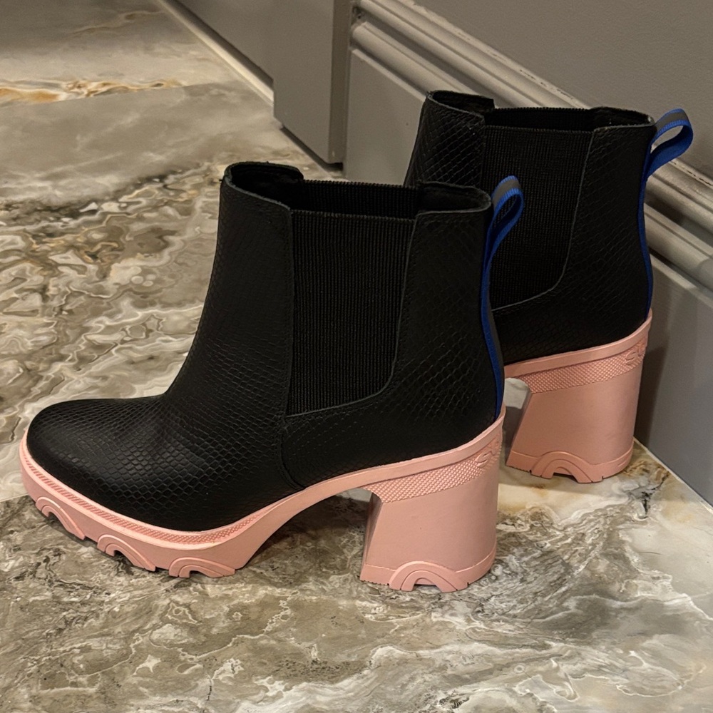 Sorel Black and Pink Heeled Boots